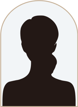 女性移籍鑑定師　H